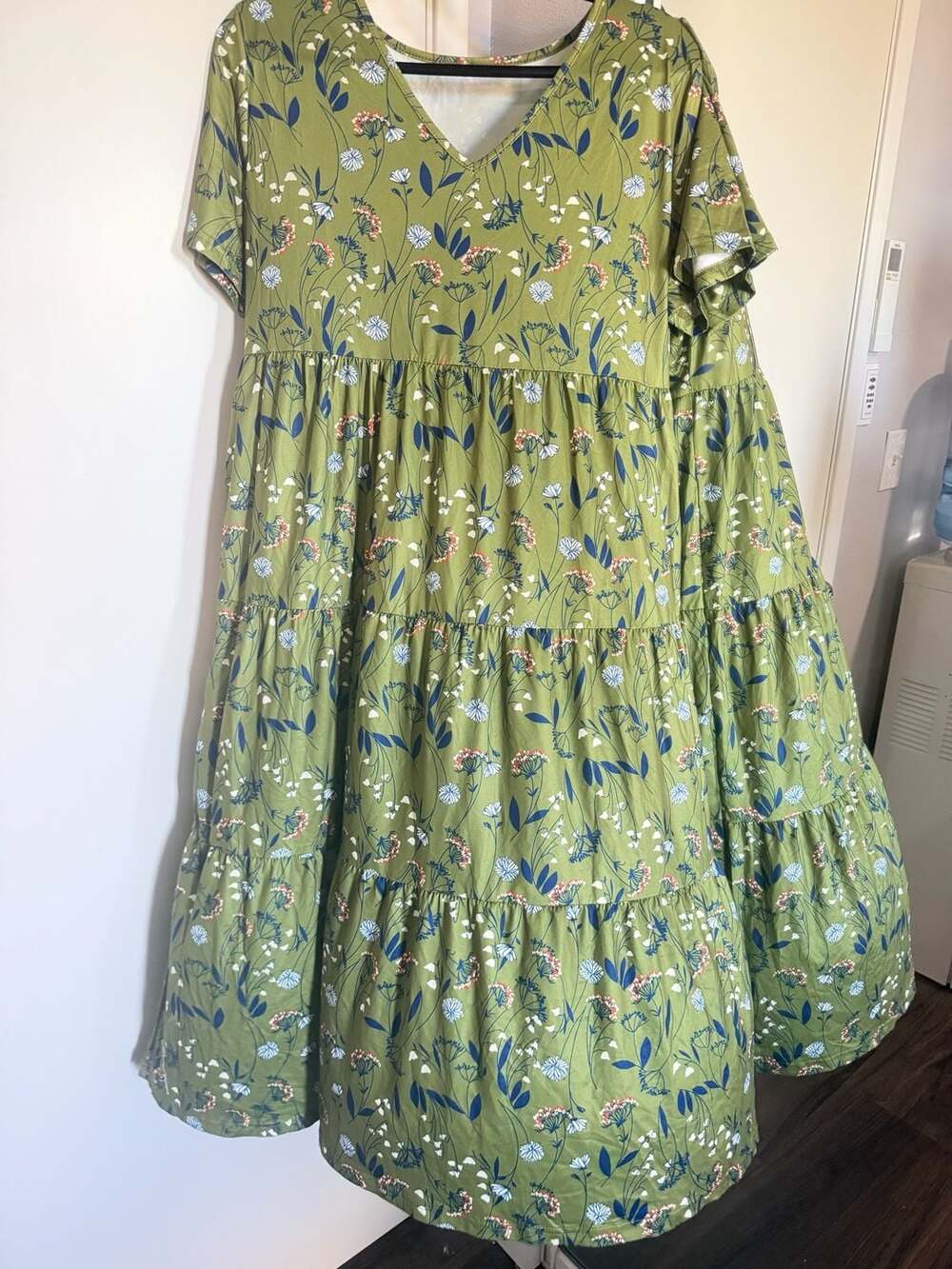 Unbranded Tiered Maxi Dress Size XXL Green Floral V-Neck Short Sleeve